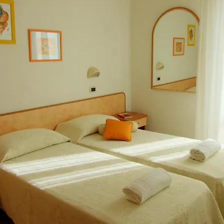 Hotel Manuela Cervia Exterior photo