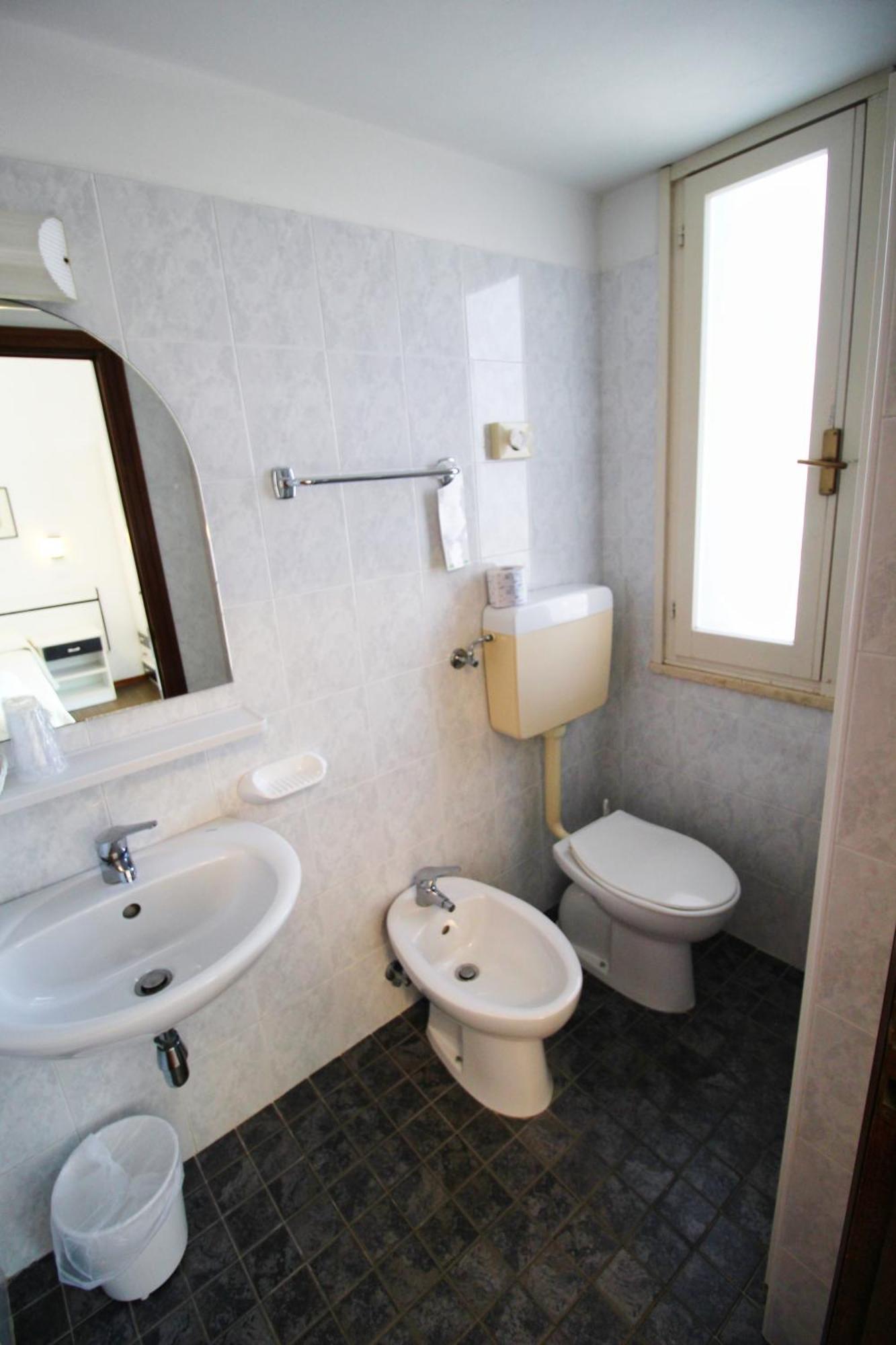 Hotel Manuela 3*